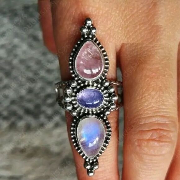 Exquisite Mosaic Ring Silver Plated Inlaid with Synthetic Gems - Picture 4 of 9